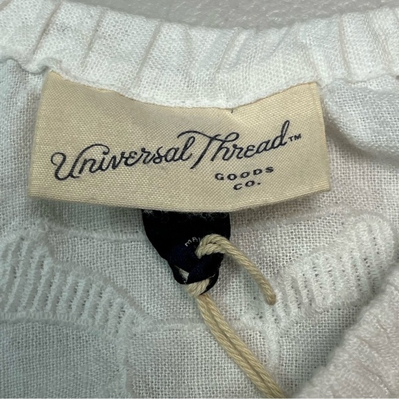 Universal Thread White Embroidered Women's Crop Top Size XS - Picture 6 of 11